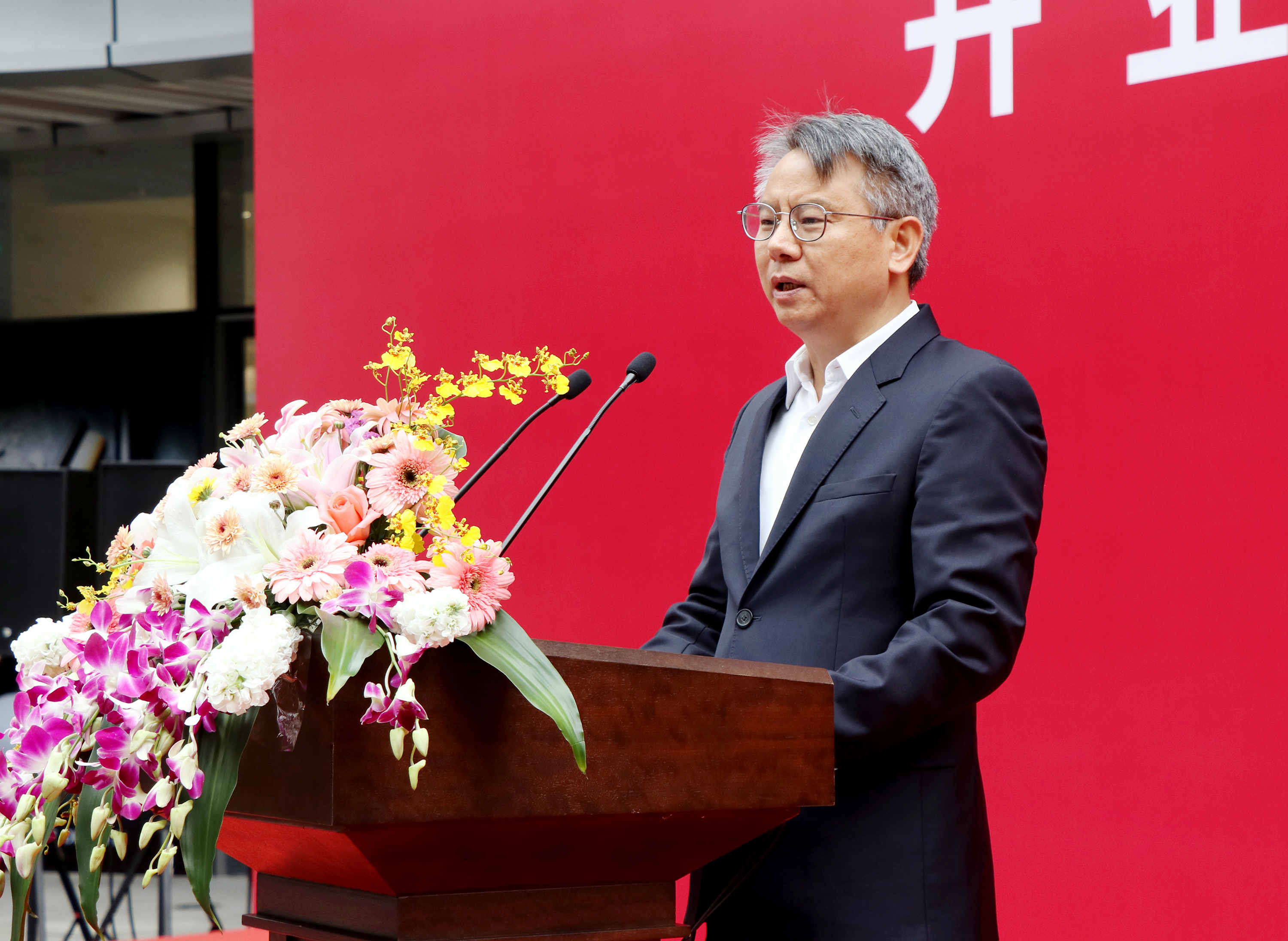 2、海南省政府劉平治副省長(zhǎng).jpg